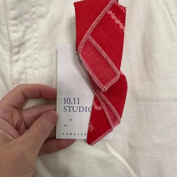 10.11 Studios NWT’s Micaela mid-rise bootcut ivory jeans. Size 27 - Picture 8 of 8